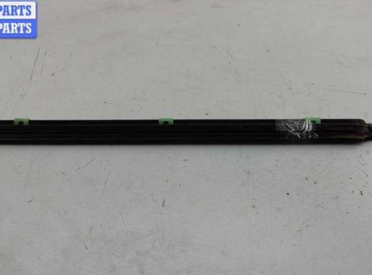 купить Молдинг стекла двери задней правой наружный на Kia Sorento (2002-2009)