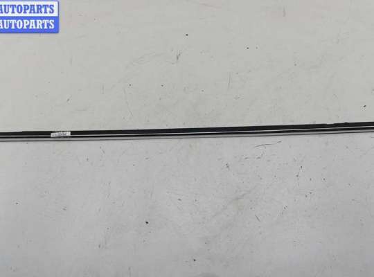 купить Молдинг стекла двери передней правой наружный на Volkswagen Passat B5+ (GP)