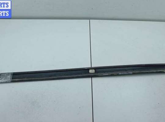 купить Молдинг двери передней правой на Skoda Octavia mk2 (A5 1Z) 2004-2013