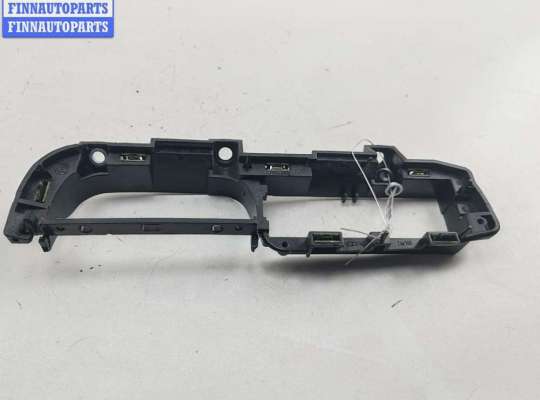 купить Ручка двери внутренняя передняя левая на Volkswagen Bora