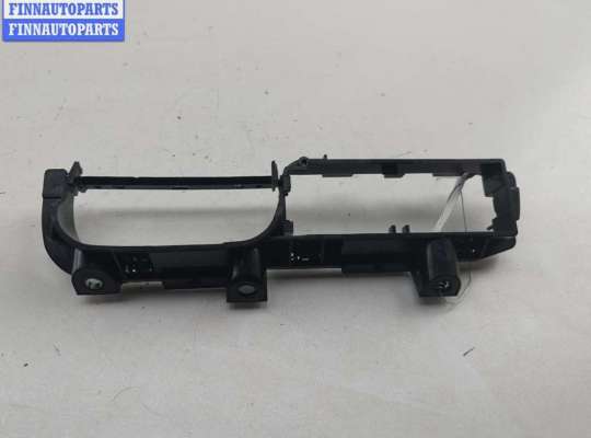 купить Ручка двери внутренняя передняя левая на Volkswagen Bora