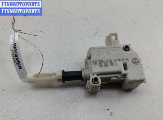 Активатор (привод) замка багажника VG2790598 на Volkswagen Passat B5+ (GP)