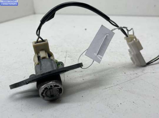 Купить Личинка замка багажника на Mazda 323 (1998-2003) BJ Личинка замка багажника MZ659572 на Mazda 323 (1998-2003) BJ