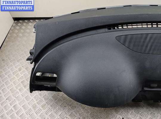 Панель передняя салона (Торпедо) на Volkswagen Passat B6 (3C)