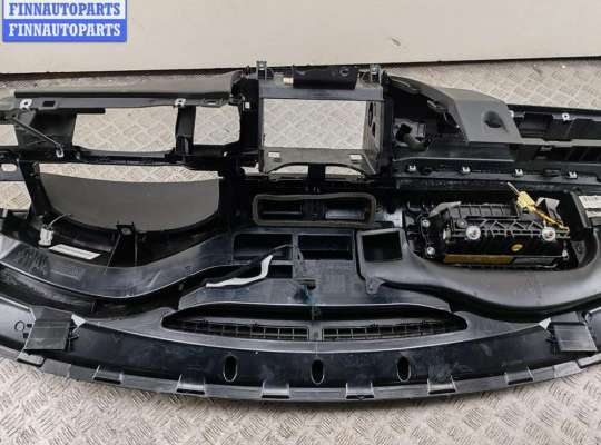 Панель передняя салона (Торпедо) на Volkswagen Passat B6 (3C)