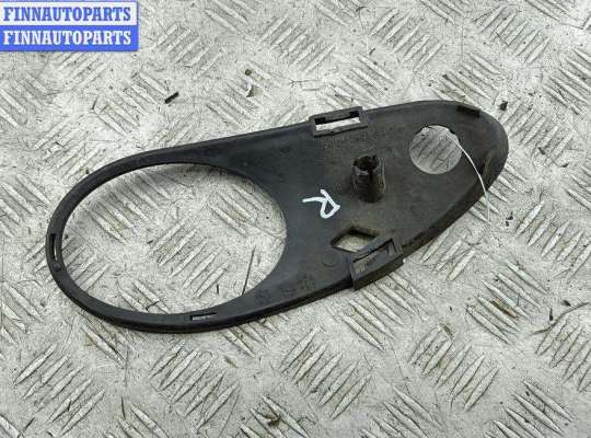 купить Рамка фары противотуманной правой на Mercedes C-Class W203 (2000-2006)