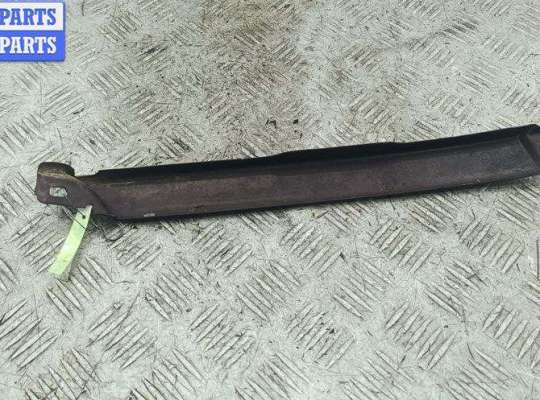 купить Ус под фару левый на Audi A6 C4 (1994-1997)