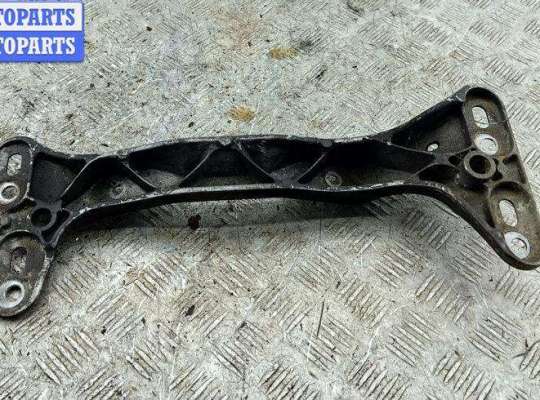 купить Кронштейн КПП опорный на BMW 3 E36 (1991-2000)