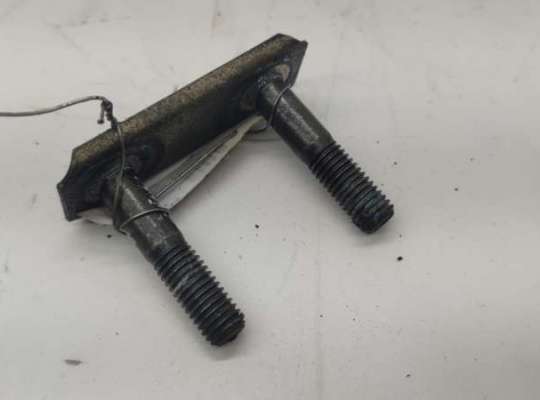 купить Кронштейн крепления на Audi 80 B4 (1991-1996)