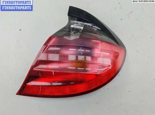 купить Фонарь задний правый на Mercedes C-Class W203 (2000-2006)