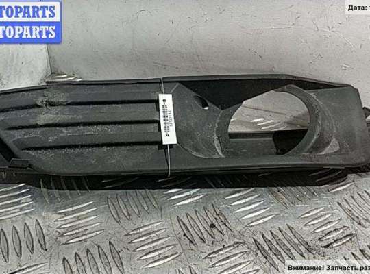 купить Рамка фары противотуманной левой на Ford Focus II (2004-2011)