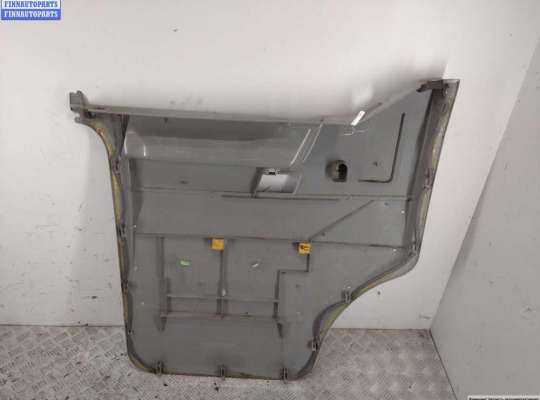 купить Обшивка двери передней правой (дверная карта) на Volkswagen Transporter T4