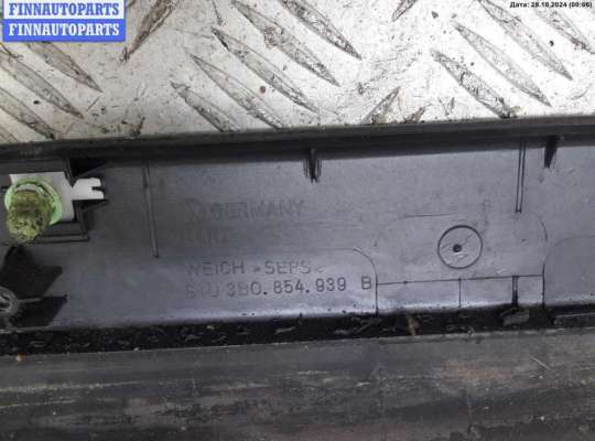 купить Молдинг двери передней левой на Volkswagen Passat B5+ (GP)
