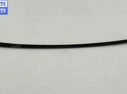 Молдинг лобового стекла VG2718228 на Volkswagen Passat B5+ (GP)