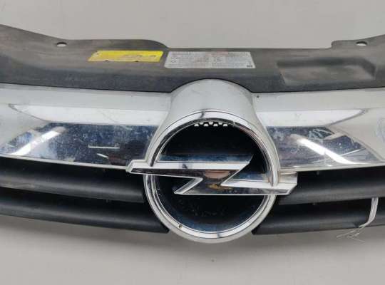 купить Решетка радиатора на Opel Astra H (2004-2009)