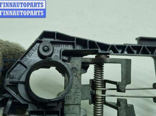 купить Корпус (держатель) ручки двери передней правой на Volkswagen Passat B6