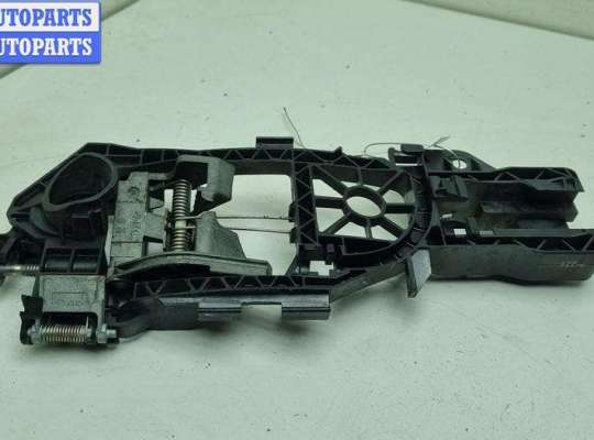 купить Корпус (держатель) ручки двери передней правой на Volkswagen Passat B6