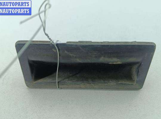 купить Кнопка открывания багажника на Volkswagen Passat B6