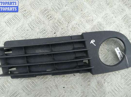 купить Рамка фары противотуманной правой на Audi A6 C5 (1997-2005)