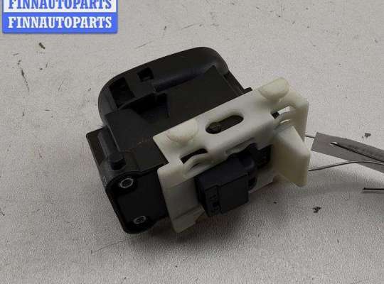 купить Кнопка стеклоподъемника переднего правого на Mercedes C-Class W203 (2000-2006)