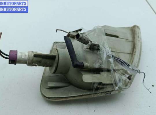 купить Поворотник (указатель поворота) правый на Volkswagen Passat B5