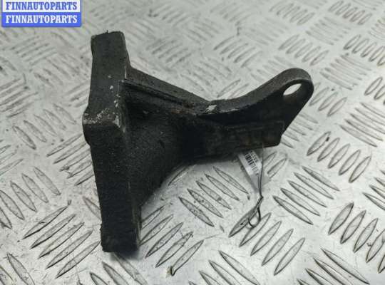 купить Кронштейн КПП опорный на Volkswagen Passat B4