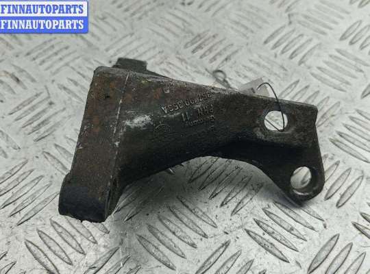 купить Кронштейн КПП опорный на Volkswagen Passat B4