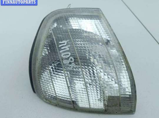 Поворотник (указатель поворота) левый MB1623971 на Mercedes C-Class W202 (1993-2000)