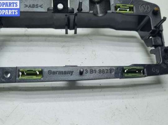 купить Корпус (держатель) ручки двери передней левой на Volkswagen Passat B5+ (GP)