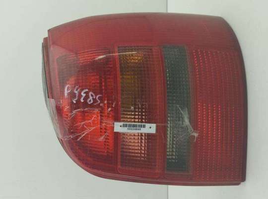 Купить Фонарь задний правый на Audi A4 B5 (1994-2001) Фонарь задний правый AU1758531 на Audi A4 B5 (1994-2001)