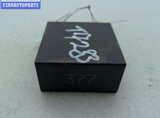 купить Реле стеклоочистителя (дворников) на Volkswagen Passat B5