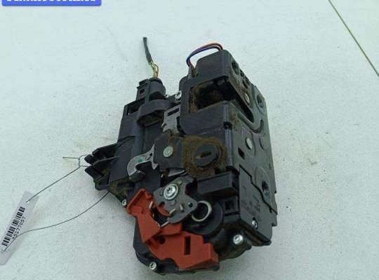 купить Замок двери задней левой на Skoda Roomster