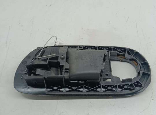 купить Ручка двери внутренняя задняя правая на Ford Galaxy (2000-2006)