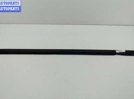 Молдинг стекла двери передней левой наружный SK522135 на Skoda Octavia mk1 (A4 1U) 1996-2010