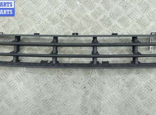 купить Решётка (заглушка) в бампер на Volkswagen Golf-4