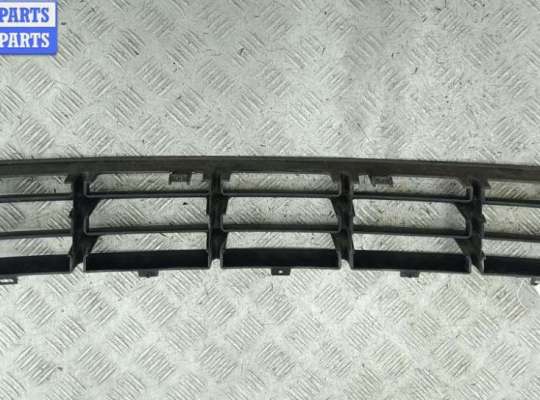 купить Решётка (заглушка) в бампер на Volkswagen Golf-4