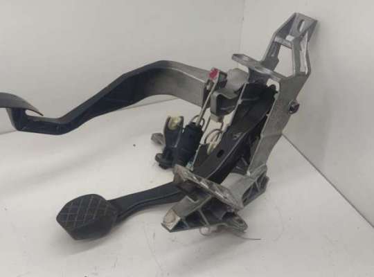 купить Узел педальный на Audi A6 C5 (1997-2005)