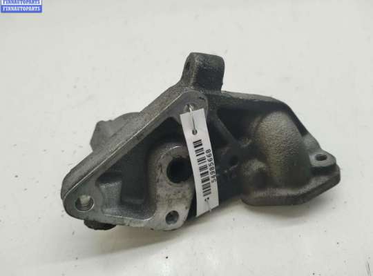 купить Кронштейн крепления на Volkswagen Passat B5+ (GP)