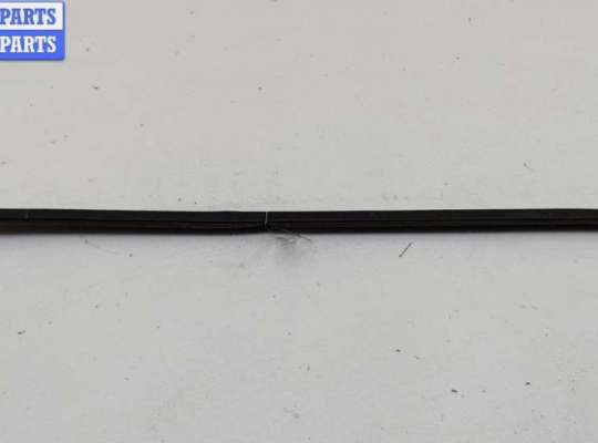купить Молдинг стекла двери передней левой наружный на Volkswagen Golf-4