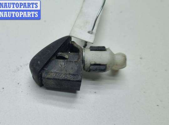 купить Форсунка омывателя на Skoda Roomster