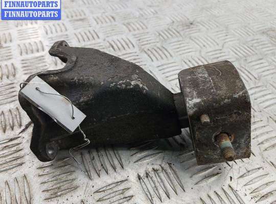 Купить Кронштейн КПП опорный на Volkswagen Passat B5+ (GP) Кронштейн КПП опорный VG2757889 на Volkswagen Passat B5+ (GP)
