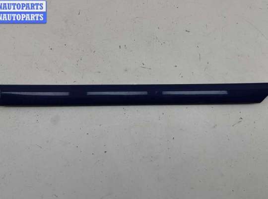 Молдинг двери задней левой VG2732350 на Volkswagen Golf-3