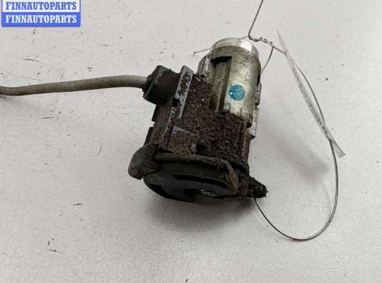 купить Личинка замка на Mitsubishi Carisma