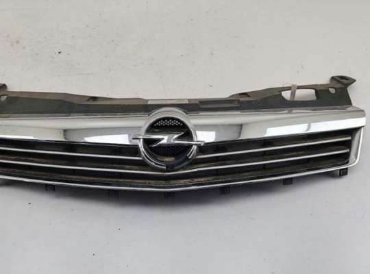Купить Решетка радиатора на Opel Astra H (2004-2009) Решетка радиатора OP2431710 на Opel Astra H (2004-2009)
