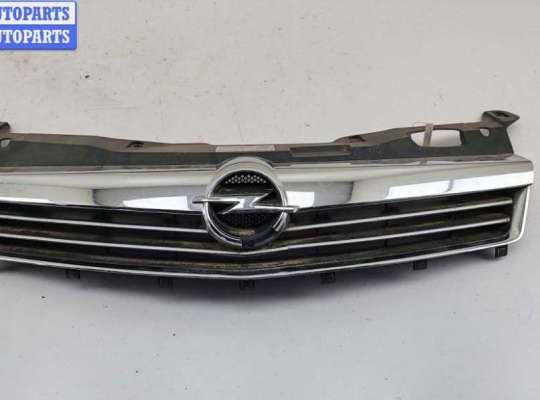 Решетка радиатора OP2431710 на Opel Astra H (2004-2009)