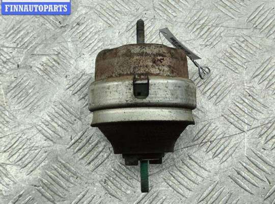 Подушка крепления двигателя VG2767959 на Volkswagen Passat B5