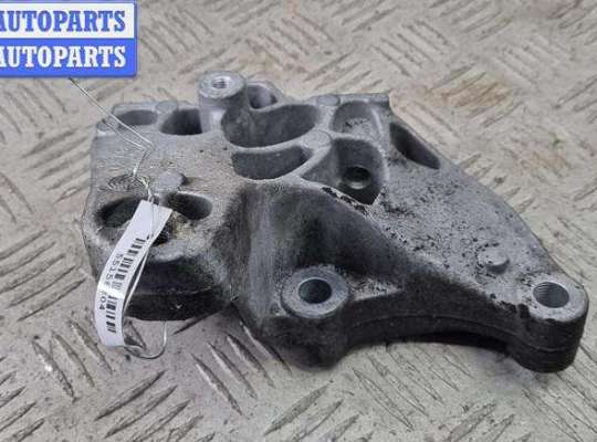 Кронштейн КПП на Volkswagen Passat B6 (3C)