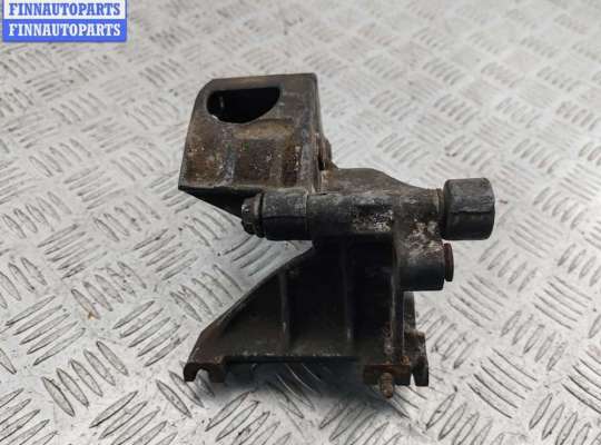 купить Кронштейн гидроусилителя на Volkswagen Passat B3