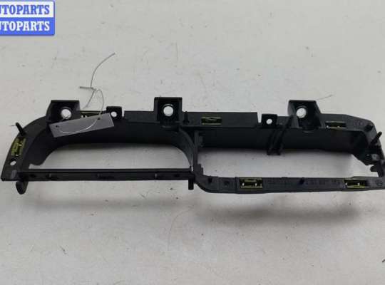 купить Ручка двери внутренняя передняя левая на Volkswagen Passat B5+ (GP)