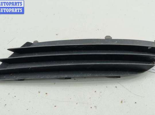 Решётка (заглушка) в бампер OP2373754 на Opel Astra H (2004-2009)